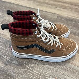 NEW! Vans Women’s 8.5 Sk8-Hi MTE-1